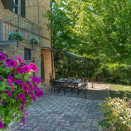 Finestra Su 16, Emma Villa