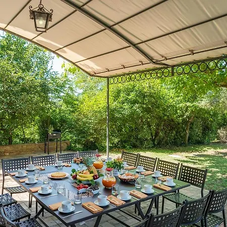 Finestra Su 16, Emma Villa Siena